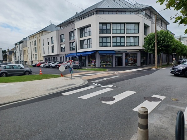 Place Anne de Bretagne Juillet 01