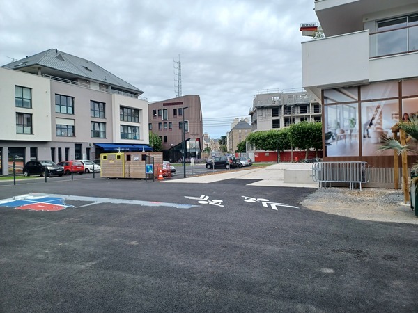 Place Anne de Bretagne Juillet 03