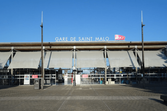 Sensibilisation au vélo du quotidien sur le parvis de la gare de St Malo